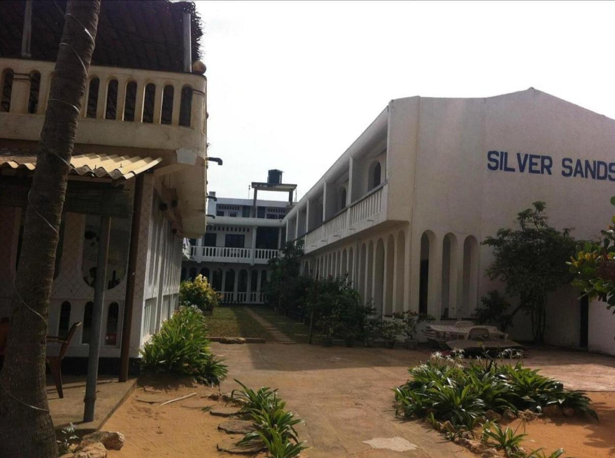 Hotel Silver Sands Negombo Exterior photo