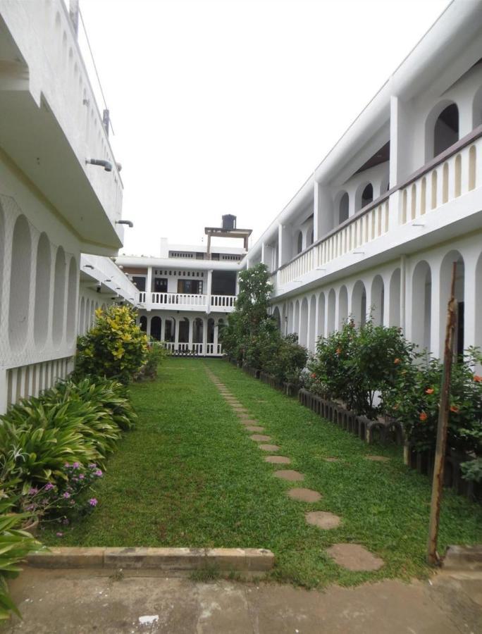 Hotel Silver Sands Negombo Exterior photo