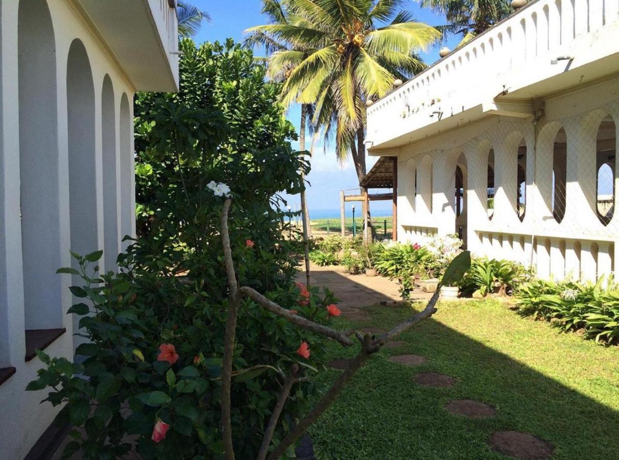 Hotel Silver Sands Negombo Exterior photo