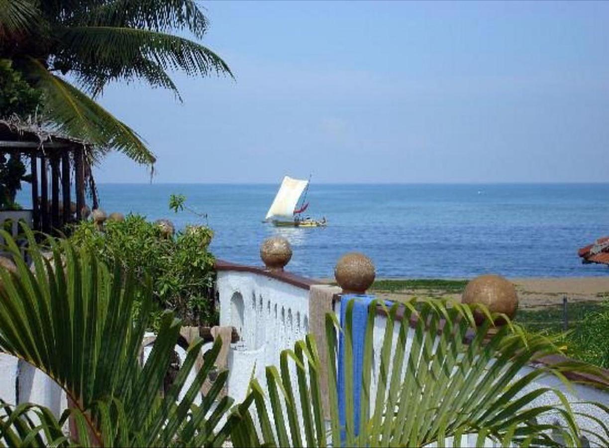 Hotel Silver Sands Negombo Exterior photo