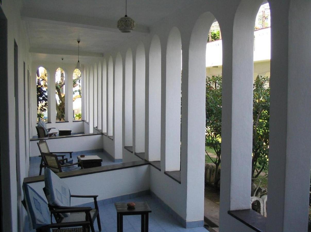 Hotel Silver Sands Negombo Exterior photo