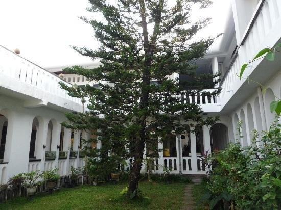 Hotel Silver Sands Negombo Exterior photo