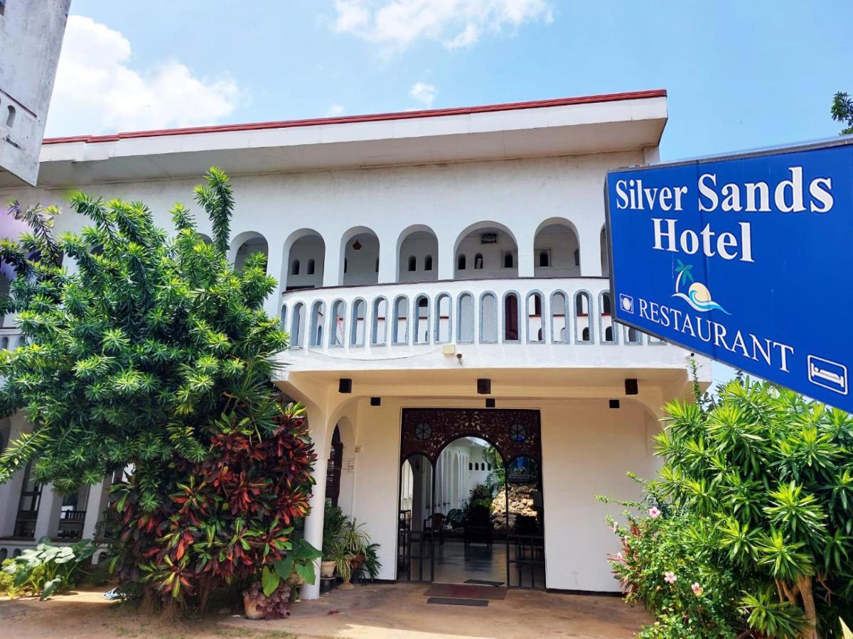Hotel Silver Sands Negombo Exterior photo